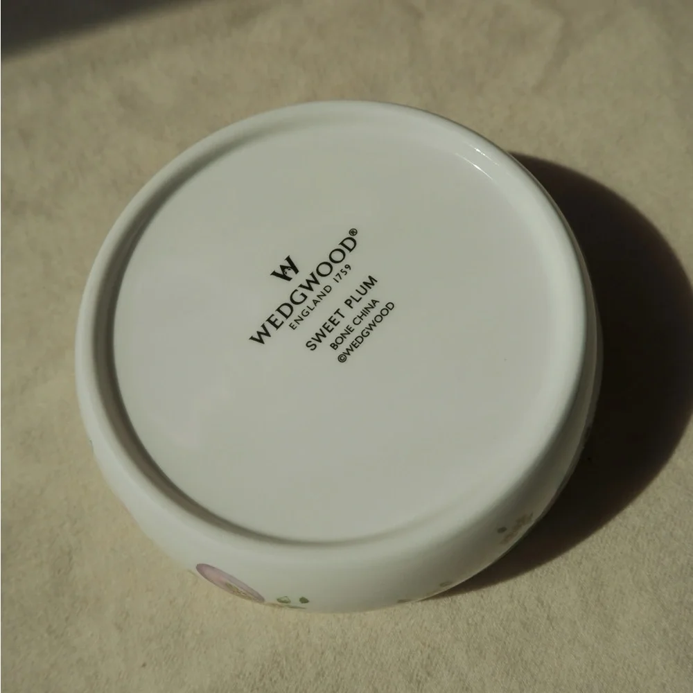 Wedgwood sweet plum